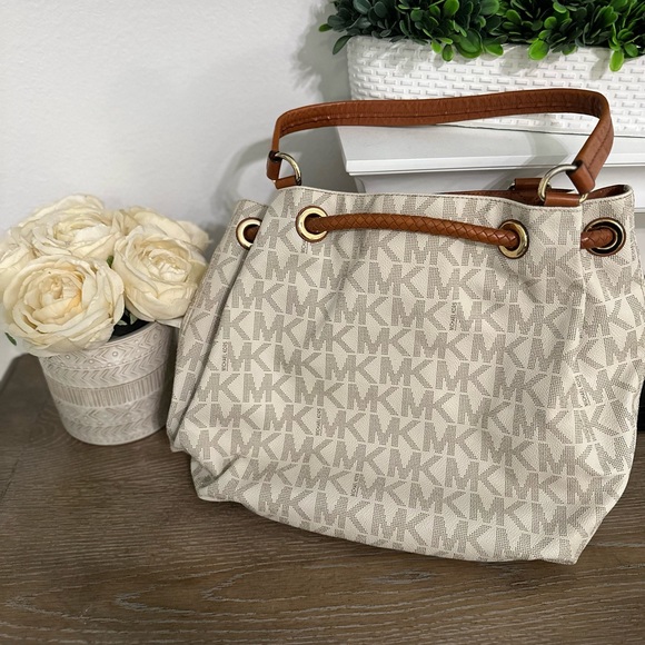 Michael Kors purse - Picture 3 of 3